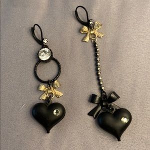 Betsey Johnson black heart earrings